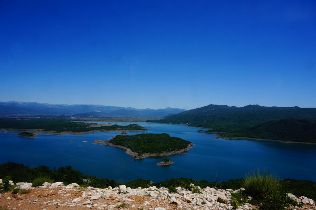 Lake Slansko - Snapshot from the bus to Žabaljak. 